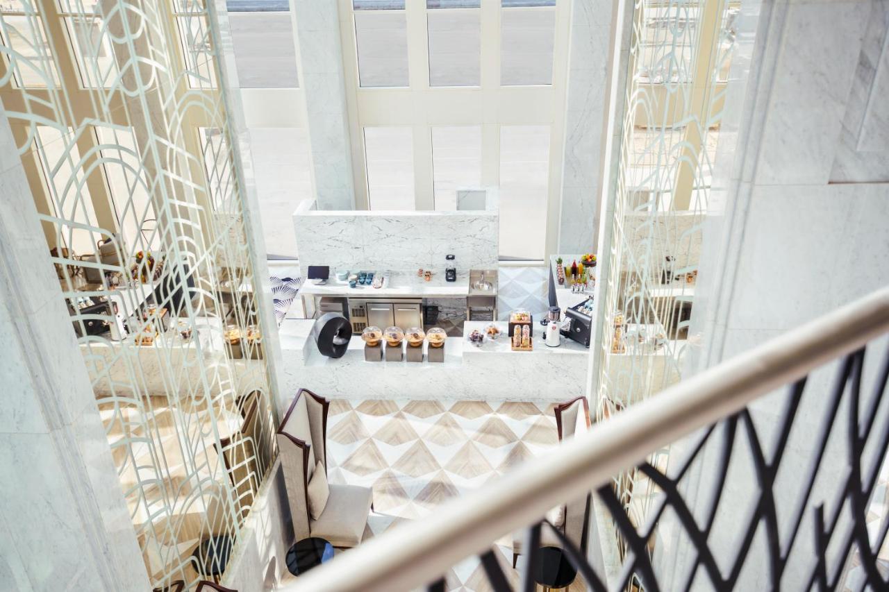 Wyndham Grand Doha West Bay Beach 외부 사진 The interior of the hotel