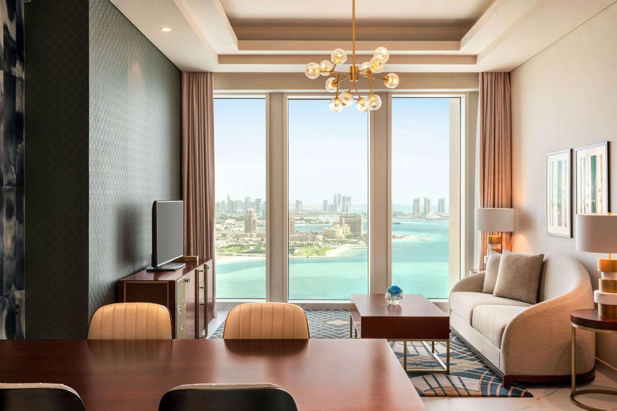 Wyndham Grand Doha West Bay Beach 외부 사진 A living room at the hotel